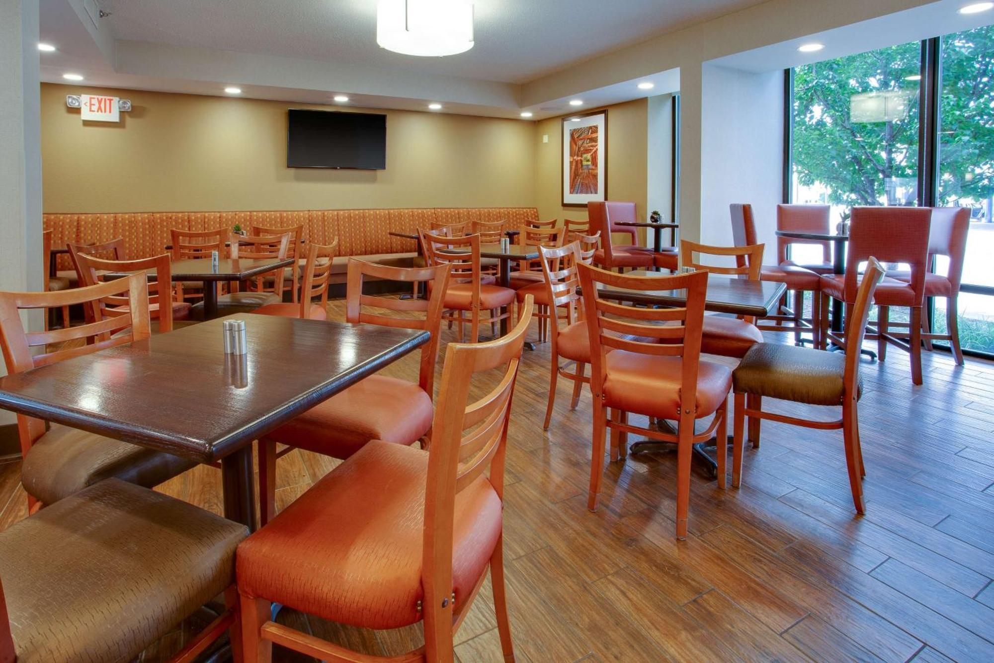 Drury Inn & Suites Терре-Хот Экстерьер фото